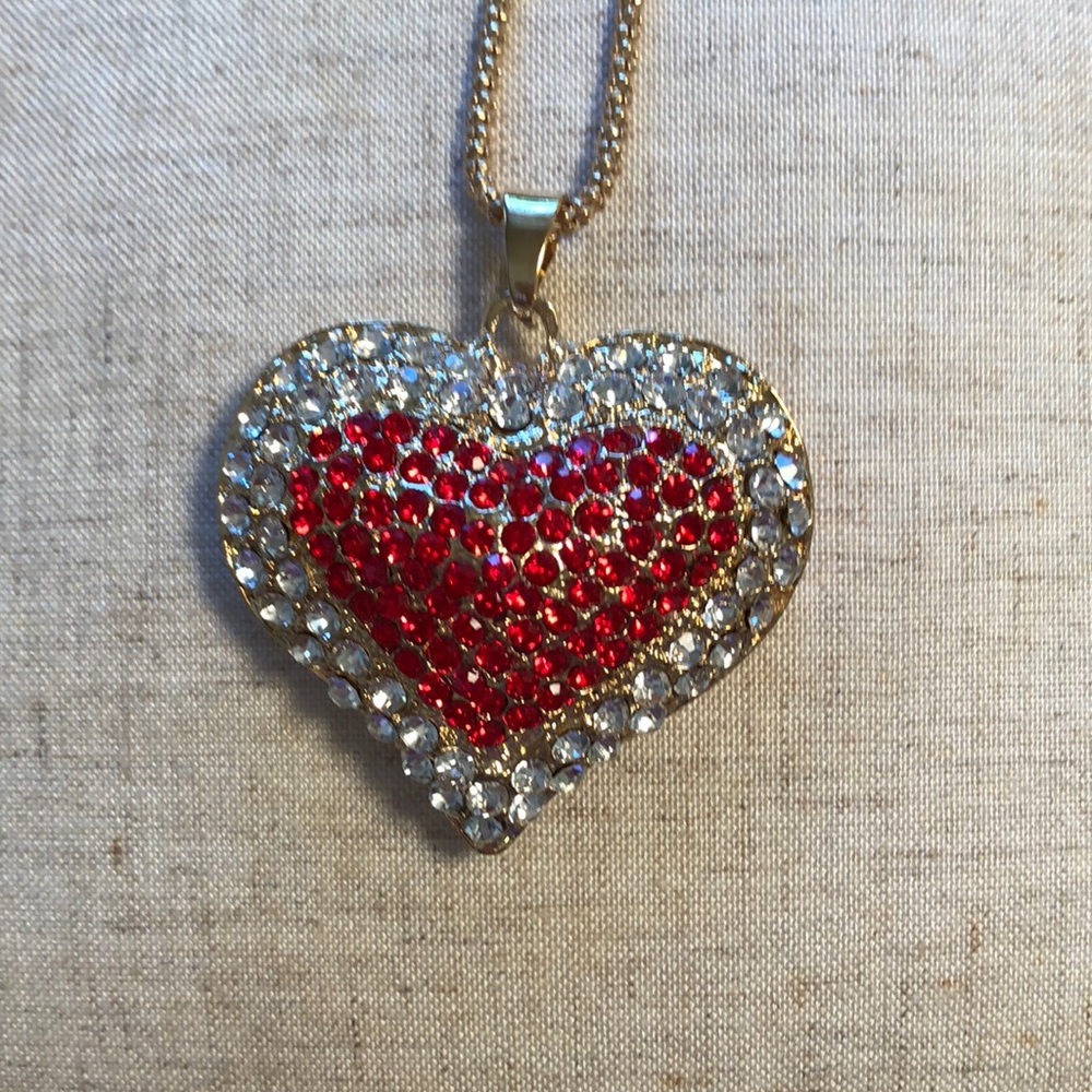 ❤️❤️Adorable puffy heart necklace with chain❤️❤️